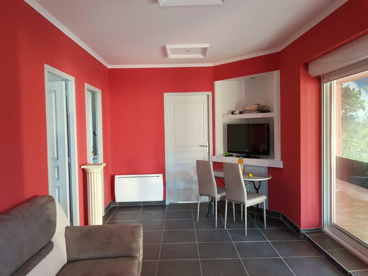 19 Rue Du Cadran Apartment Montmorillon Bagian luar foto