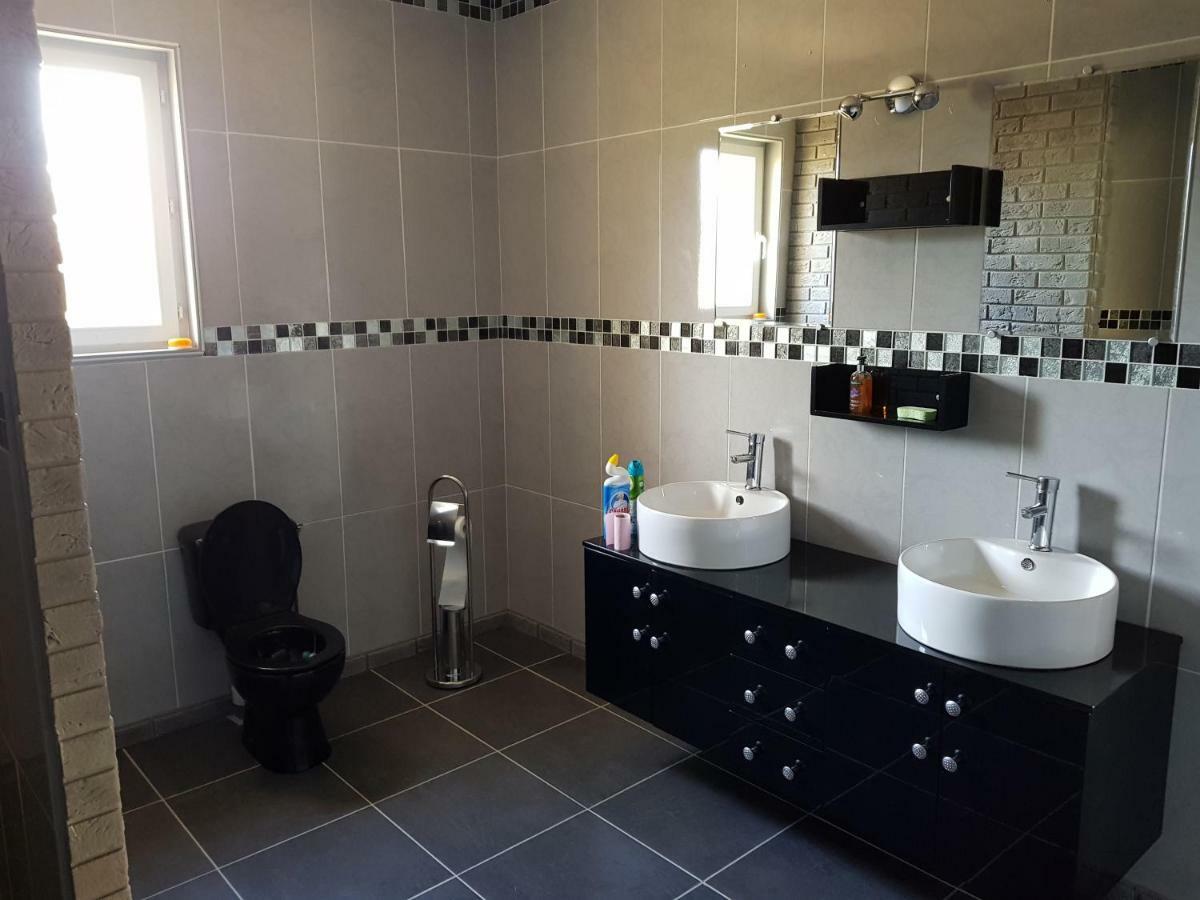 19 Rue Du Cadran Apartment Montmorillon Bagian luar foto