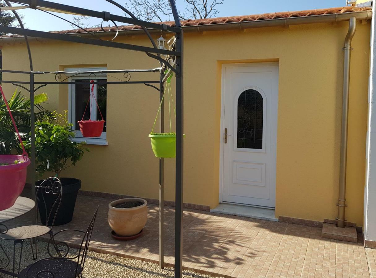19 Rue Du Cadran Apartment Montmorillon Bagian luar foto