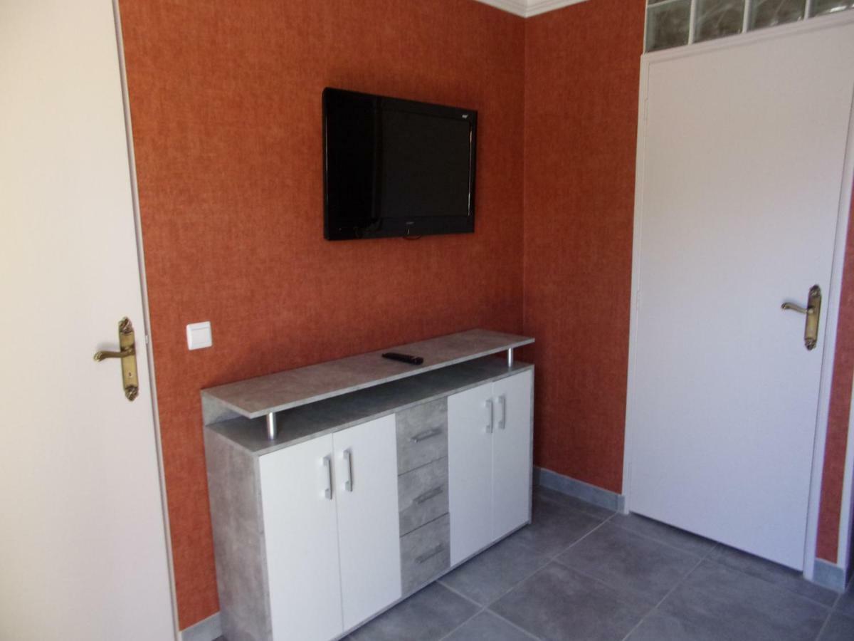 19 Rue Du Cadran Apartment Montmorillon Bagian luar foto